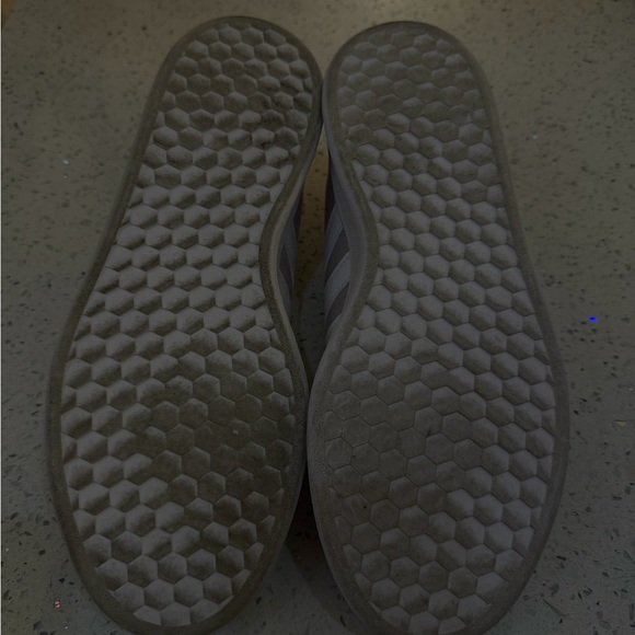 adidas Women's Low-Top Sneakers in Light Lavender and White - Picture 4 of 5